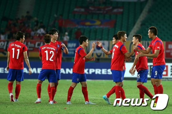 한국 축구 '중국에 2대 0 승리'
