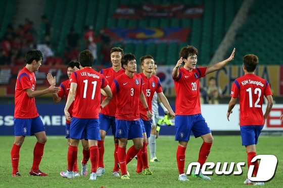 중국에 승리한 한국 축구 '잘 싸웠다'