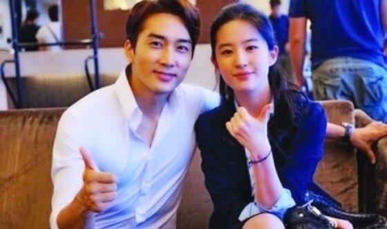 본문 이미지 - 송승헌과 열애를 인정한 중국 여배우 유역비에 대한 누리꾼의 관심이 높다. ⓒ News1스포츠 / S 