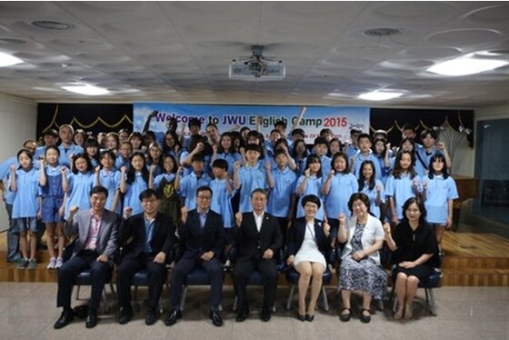 본문 이미지 - 중원대학교와 음성교육지원청이 ‘음성 리틀 반기문 리더십 함양을 위한 인성강화와 진로직업체험 영어캠프’를 진행한다.ⓒ 뉴스1스포츠 / 중원대학교