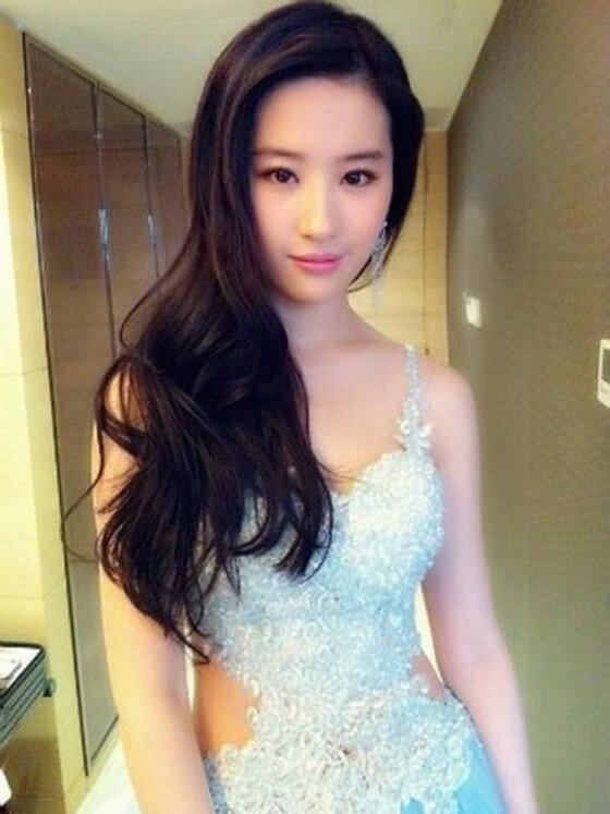 본문 이미지 - 한류스타 송승헌과 열애 중인 중국 여배우 유역비의 미모에 관심이 모인다. ⓒ News1스포츠/ 유역비 SNS