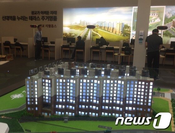 본문 이미지 - 11일 오픈을 앞둔 광교 지웰홈스 모델하우스 내부 /사진=최동순 기자 ⓒ News1