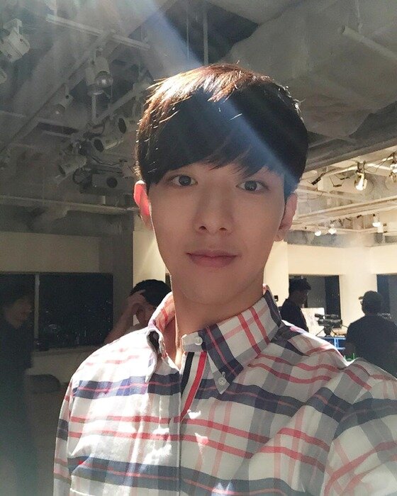 본문 이미지 - 씨엔블루 이정신이 신곡와 함께 셀카를 공개했다. ⓒ News1star / 이정신 인스타그램