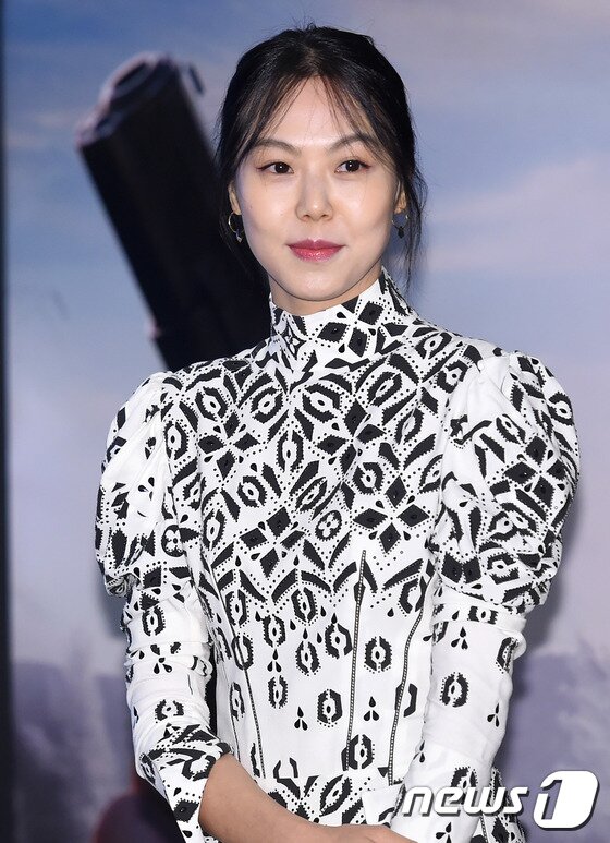 홍상수 김민희 불륜설 외신도 집중 홍상수 김민희 불륜설 외신도 집중