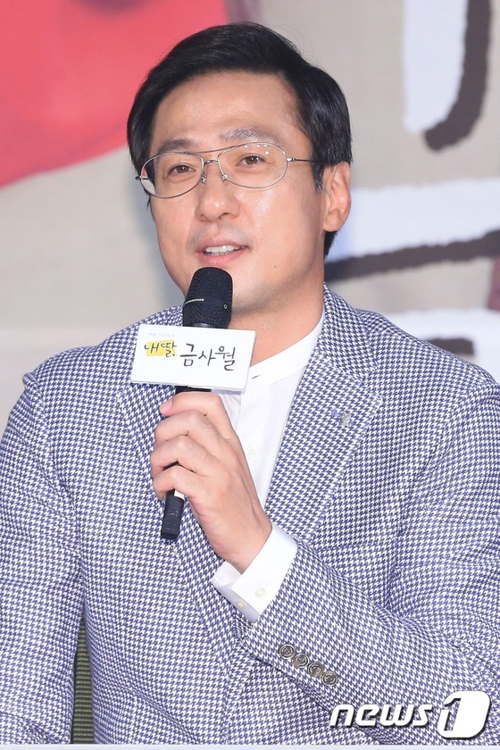 (서울=뉴스1) = 배우 손창민이 2일 오후 서울 마포구 상암동 MBC 사옥에서 열린 주말드라마 '내 딸, 금사월' 제작발표회에 참석해 질문에 답하고 있다. 2015.9.2 스타뉴 …