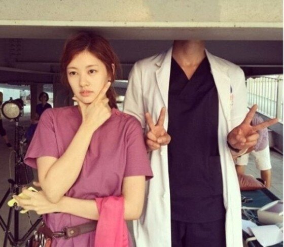 본문 이미지 - 김영광과 정소민이 화기애애한 촬영 현장을 공개했다.ⓒ News1star/김영광 인스타그램