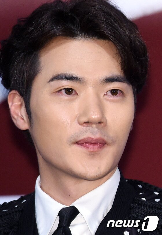 본문 이미지 - 배우 김강우가 '일요일 가족 모임'의 중요성에 대해 고백했다.ⓒ News1star / 권현진 기자