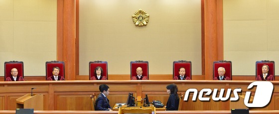 박한철 헌법재판소장과 헌법재판관. /뉴스1 © News1 손형주 기자