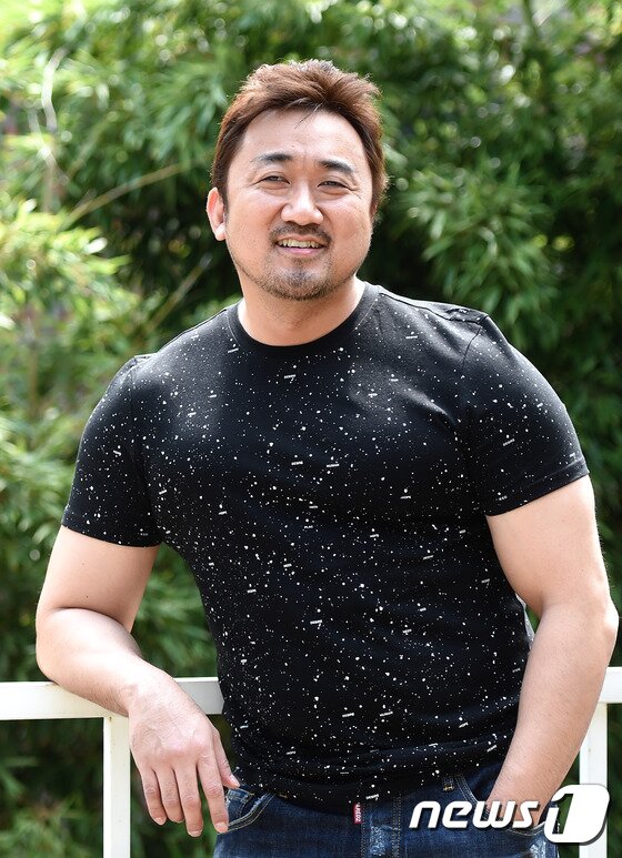 본문 이미지 - 배우 마동석이 최근 서울 강남구 논현동의 한 카페에서 진행된 인터뷰에서 영화 '함정'의 박성철 캐릭터를 연기하기 위해 분석의 과정을 거친 적이 있다고 털어놨다. ⓒ News1 star / 권현진 기자