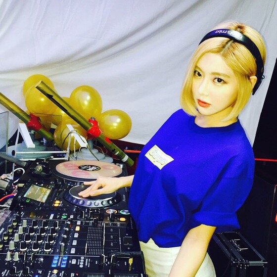 본문 이미지 - DJ 소다의 태국 ‘빅 바이크 페스티벌’ 단독 공연 현장 사진이 공개됐다. ⓒ News1star / DJ 소다