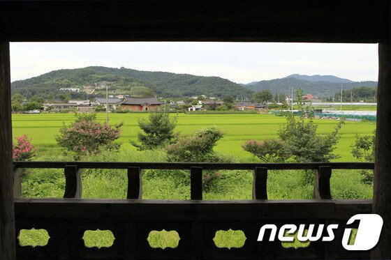 담양 창평 남극루 2층에서 바라본 담양창평슬로시티와 들녘의 전경. ⓒ News1