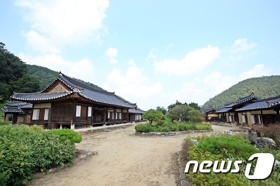 본문 이미지 - 청송 덕천마을 송소고택 전경ⓒ News1