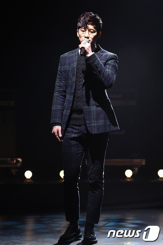 (서울=뉴스1스타) 고아라 기자 = V.O.S 최현이 13일 오후 서울 일지아트홀에서 열린 미니앨범 '리유니온, 더 리얼(RE:Union, The Real)' 발매 쇼케이스에 참석 …