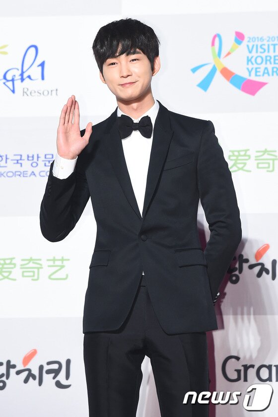 본문 이미지 - 배우 이원근 주연작 '환절기'가 관객상을 받았다. ⓒ News1star/ 고아라 기자