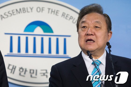 본문 이미지 - 정대철 더불어민주당 상임고문 . 2016.1.15/뉴스1 ⓒ News1 유승관 기자