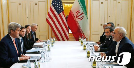 본문 이미지 - 2015년 미국 등 국제사회와 이란의 JCPOA 합의.  2015.07.16 ⓒ AFP=뉴스1