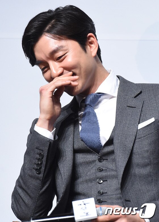 본문 이미지 - '남과 여' 전도연과 호흡을 맞춘 공유가 베드신에 대한 아쉬움을 표했다. ⓒ News1star DB