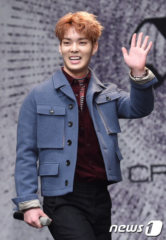 (서울=뉴스1스타) 권현진 기자 = 9개월 만에 돌아왔어요!다국적 그룹 크로스진 용석이 20일 오후 서울 강남구 청담동 일지아트홀에서 열린 세 번째 미니앨범 '게임(GAME)’ 쇼 …