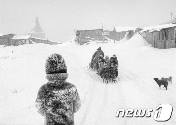 본문 이미지 - 펜티 사말라티 개인전 '여기 그리고 저 멀리' ⓒ pentti sammallahti