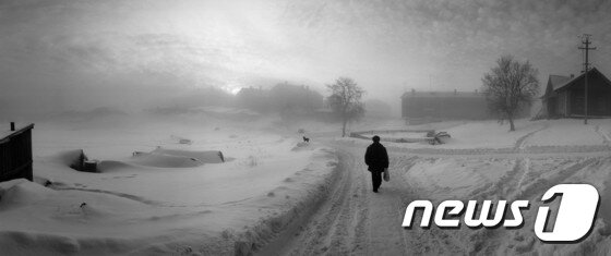 본문 이미지 - 펜티 사말라티 개인전 '여기 그리고 저 멀리' ⓒ pentti sammallahti