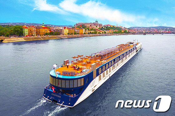 본문 이미지 - 유럽 리버 크루즈의 대표선사인 아마워터웨이즈는  2002년에 설립된 프리미엄 리버크루즈 선사이다. (아마워터웨이즈 페이스북 출처) ⓒ News1travel