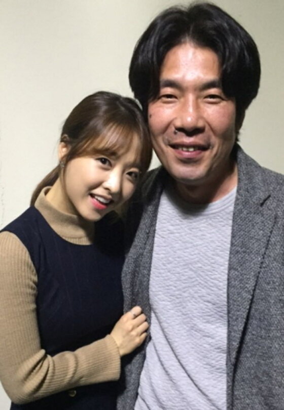 본문 이미지 - 오달수와 박보영 과거 사진에 관심이 쏠리고 있다. ⓒ News1star/NEW