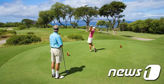 본문 이미지 - 로버트 트렌트 존스 주니어가 설계한 하와이 최고 골프 코스 중 한 곳으로 평가받는 마케나 골프 코스. (허니믄리조트 제공) ⓒ News1 travel