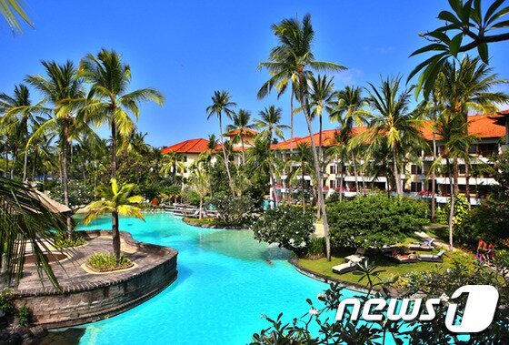 본문 이미지 - 리조트 내에는 대형 인공 풀장과 스파시설, 피트니스 센터, 테니스장 등 각종 부대시설을 보유하고 있다. (허니문리조트 제공)ⓒ News1travel
