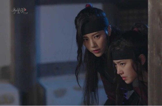 본문 이미지 - 신인 배우 고은수(왼쪽)이 '옥중화'에서 중요한 변수로 떠올랐다. ⓒ News1star / 방송 캡처