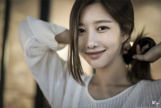 본문 이미지 - 신인배우 김가란이 출연한 류시원의 새 앨범 타이틀곡 뮤직비디오가 인기를 끌고 있다. ⓒ News1star / 알스컴퍼니