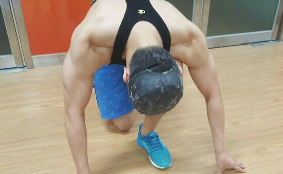 본문 이미지 - 이준이 근육 사진을 공개했다. ⓒ News1star / 이준 SNS