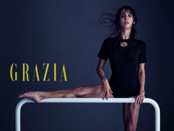 본문 이미지 - 조여정이 탄탄한 근육이 보이는 보디라인을 과시했다. ⓒ News1star / 그라치아