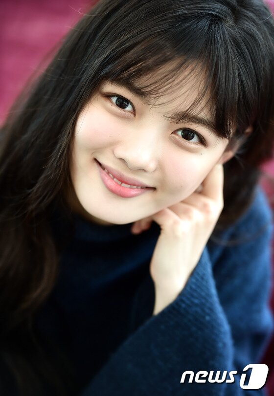 본문 이미지 - 배우 김유정이 26일 뉴스1스타와 인터뷰에서 포즈를 취하고 있다. ⓒ News1star / 권현진 기자