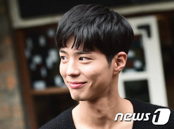 본문 이미지 - 박보검이 최근 서울 종로구 삼청동에서 진행된 인터뷰에서 포즈를 취했다. ⓒ News1star / 권현진 기자