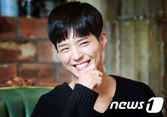 본문 이미지 - 박보검이 최근 서울 종로구 삼청동에서 진행된 인터뷰에서 포즈를 취했다. ⓒ News1star / 권현진 기자