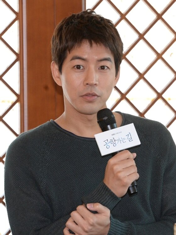 본문 이미지 - 이상윤은 '공항 가는 길'에서 김하늘과 멜로 호흡을 맞추고 있다. ⓒ News1star / KBS