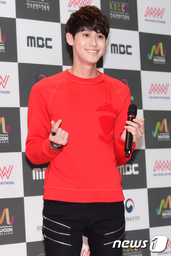 (서울=뉴스1스타) 권현진 기자 = 대만 배우 이옥새(디노 리)가 9일 오후 서울 마포구 상암동MBC에서 열린 ‘뮤콘 개막 특집 아시아뮤직네트워크(AMN) 빅 콘서트’에 참석해 포 …