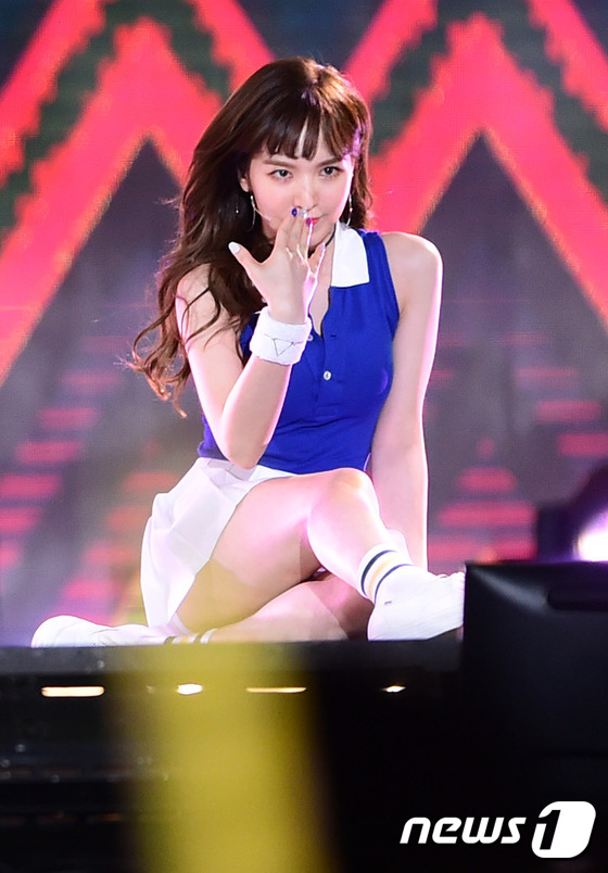 (서울=뉴스1스타) 권현진 기자 = 레드벨벳 웬디가 6일 오후 서울 마포구 상암 문화 광장에서 열린 ‘뮤콘 개막 특집 아시아뮤직네트워크(AMN) 빅 콘서트’에 출연해 화려한 공연을 …