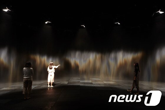 본문 이미지 - 올라퍼 엘리아슨 작품 (리움 제공) ⓒ News1