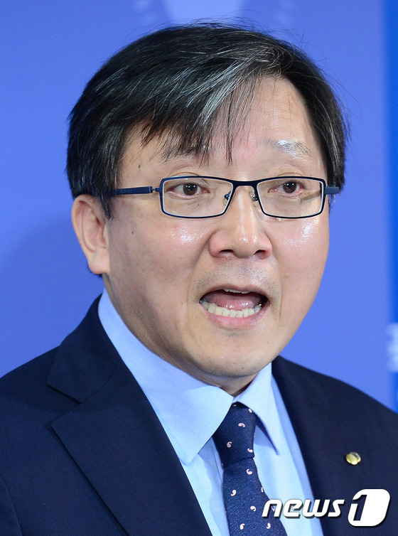 (서울=뉴스1) 박재만 인턴기자 = 최성일 금융감독원 선임국장은 지난 7일 오전 서울 영등포구 여의도동 금융감독원 기자실에서 금융회사의 불합리한 연체관리 관행 개선방안에 대해 발표 …