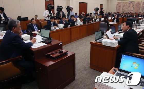 유성엽-염동열 '교문위 증인채택 논쟁'
