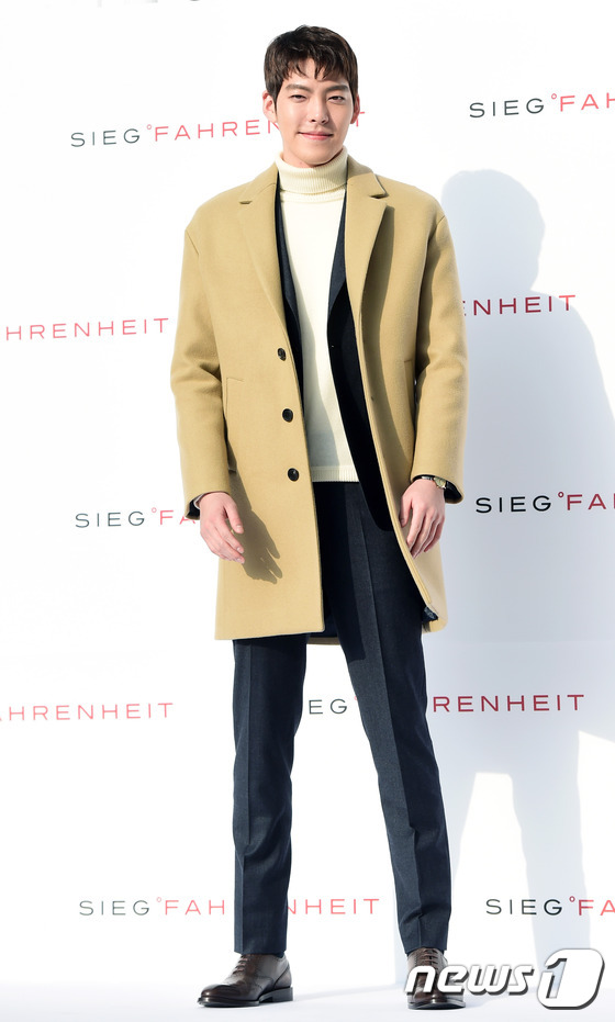 (서울=뉴스1스타) 권현진 기자 = 배우 김우빈이 12일 오후 서울 동대문 현대시티아울렛에서 열린 한 브랜드 사인회에 참석해 근사한 매력을 발산하고 있다.