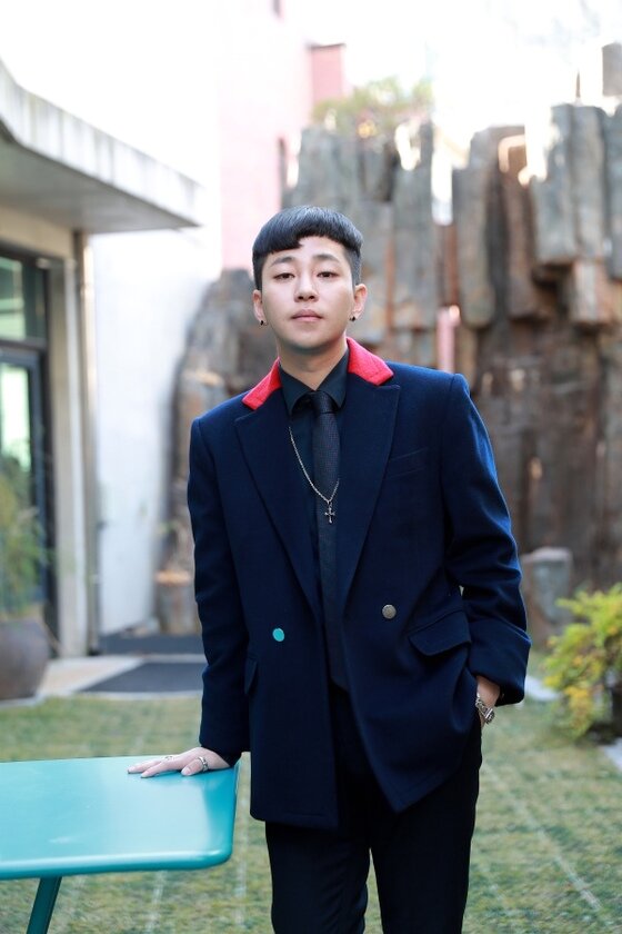 본문 이미지 - 딘딘이 15일 열린 '동네의 사생활' 기자간담회에서 정진영에 대해 말했다. ⓒ News1star / tvN