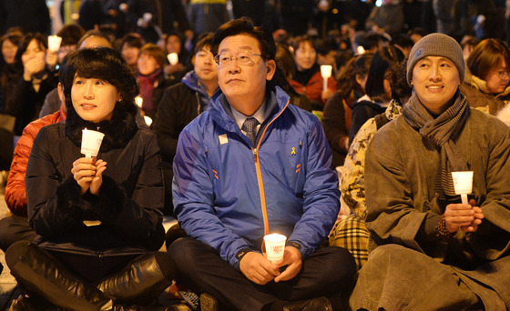 10년 전 청계광장 섰던 李대통령…대권의 꿈 이뤘지만 '복합 위기' 시험대