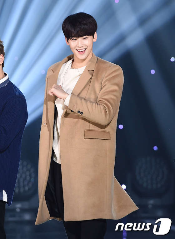 (서울=뉴스1스타) 고아라 기자 = 아스트로 차은우가 15일 오후 서울 마포구 상암동 프리즘타워에서 열린 SBS MTV '더쇼'에서 매력을 발산하고 있다.