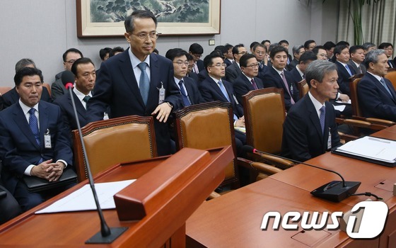 김규현 외교안보수석, 靑비서실장 대신 제안설명