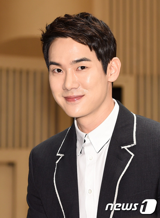 (서울=뉴스1스타) 고아라 기자 = 배우 유연석이 2일 오후 서울 목동 SBS사옥에서 열린 SBS 월화드라마 ‘낭만닥터 김사부’(극본 강은경 / 연출 유인식) 제작발표회에 참석해 …