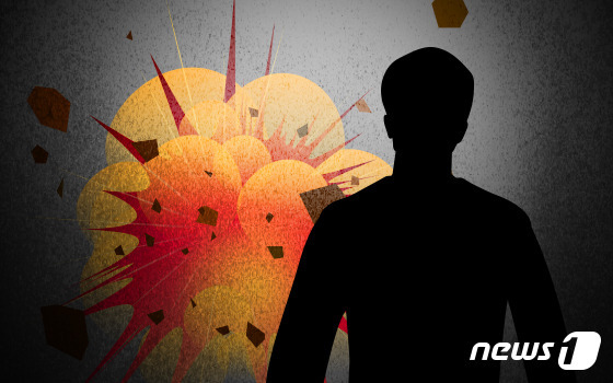 아산 아파트 주차장서 승합차 안 부탄가스 폭발…1명 중상