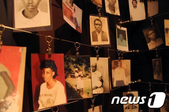 본문 이미지 - 르완다 대학살의 피해자들. ⓒ AFP=뉴스1