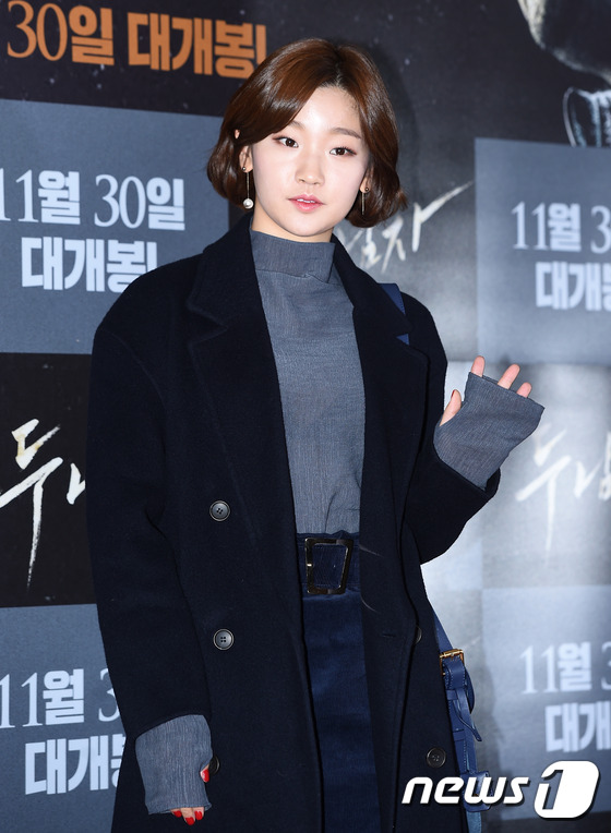 (서울=뉴스1스타) 고아라 기자 = 배우 박소담이 22일 오후 서울 용산CGV에서 열린 영화 '두 남자'(감독 이성태) VIP시사회에 참석해 귀여운 매력을 뽐내고 있다.